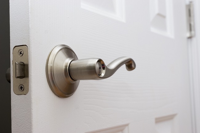 Have An Elegant Home Decor With The Architectural Door Hardware