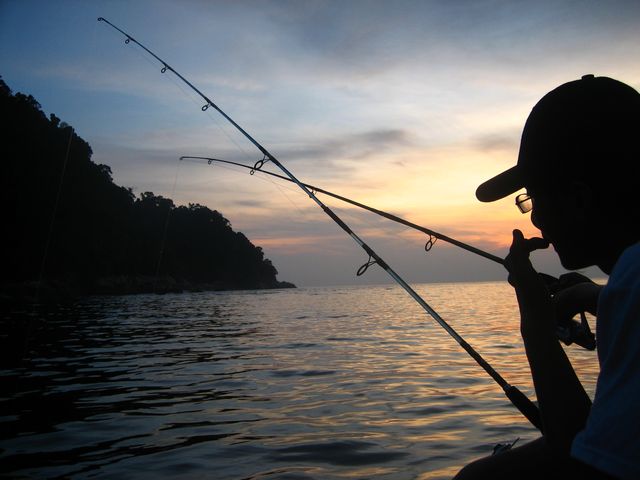 5 Reasons You Should Go Night Fishing